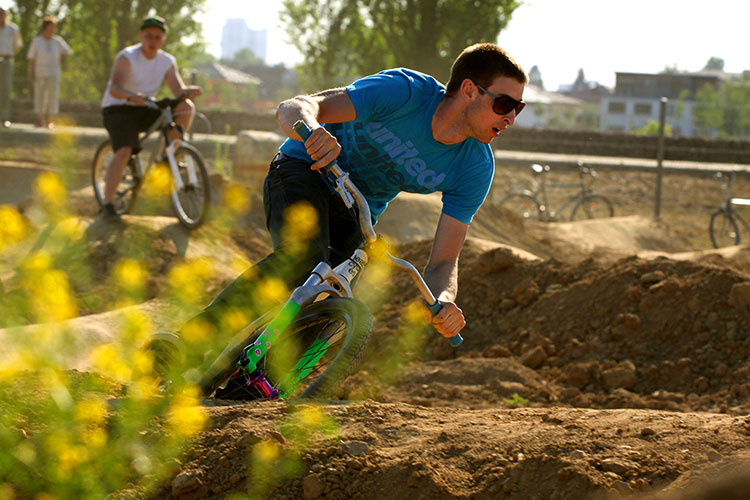 leafcycles pump track session in berlin